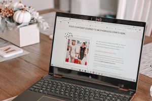 Laptop Becoming a mother course
